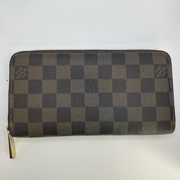 Louis Vuitton Handbags - 💯AUTHENTIC Louis Vuitton. Damier Zip Long Wallet